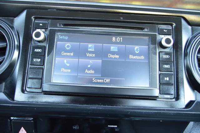 Used 2017 Toyota Tacoma 4x4 Access Cab image 24