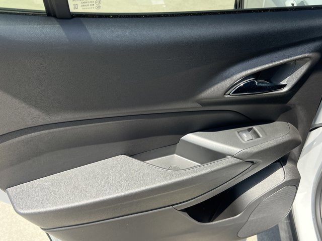 Used 2024 Chevrolet Trax RS w/ Sunroof Package image 22