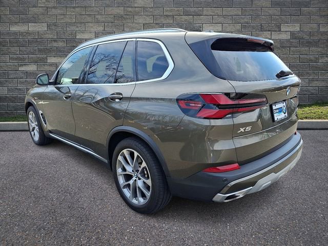 Used 2024 BMW X5 xDrive40i w/ Premium Package image 4