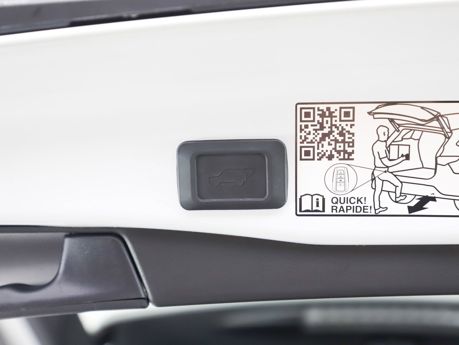 Used 2024 Toyota RAV4 Limited w/ Advanced Technology Package image 17