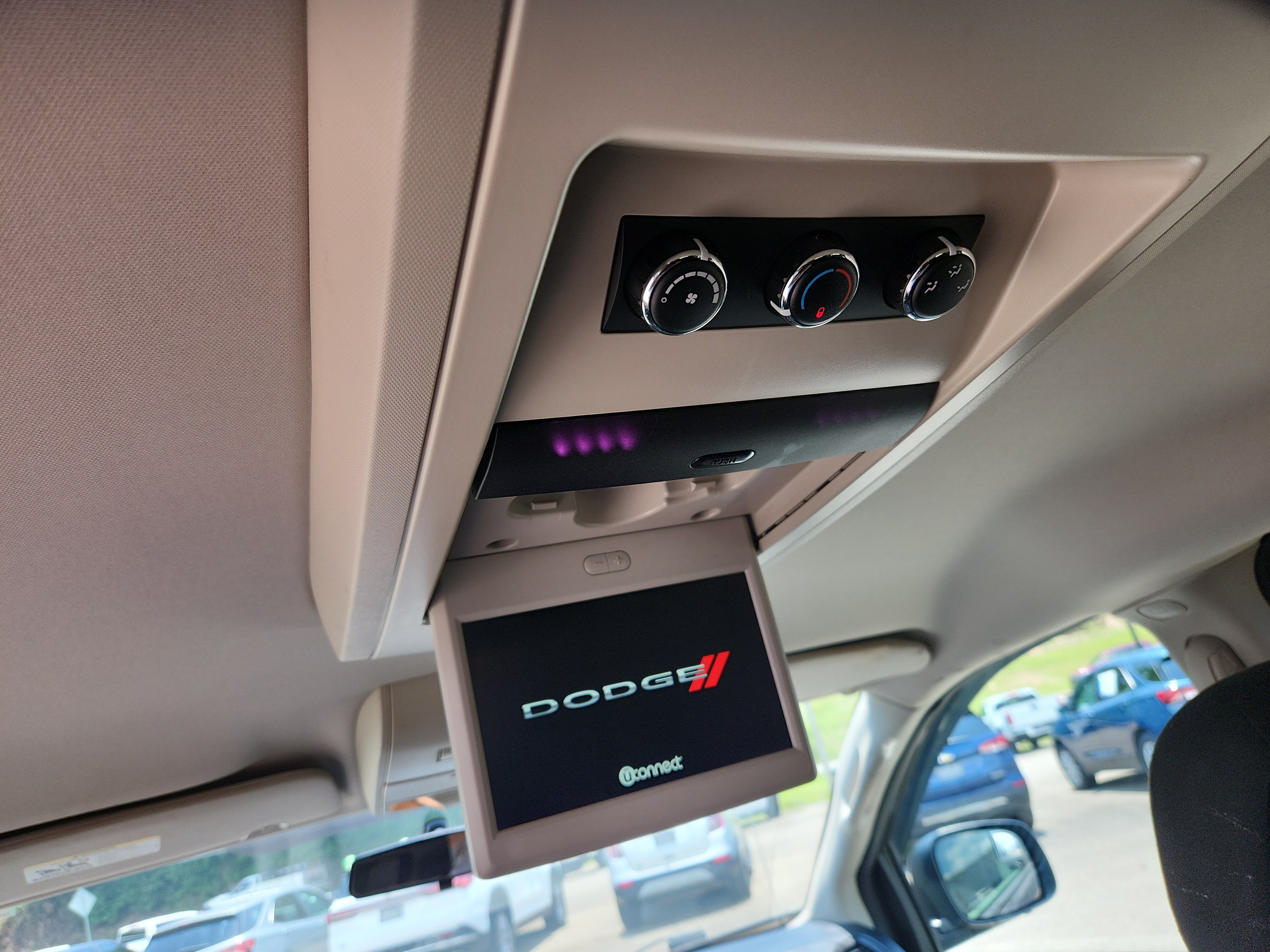 Used 2016 Dodge Grand Caravan SE w/ Quick Order Package 29E SE FWD image 25