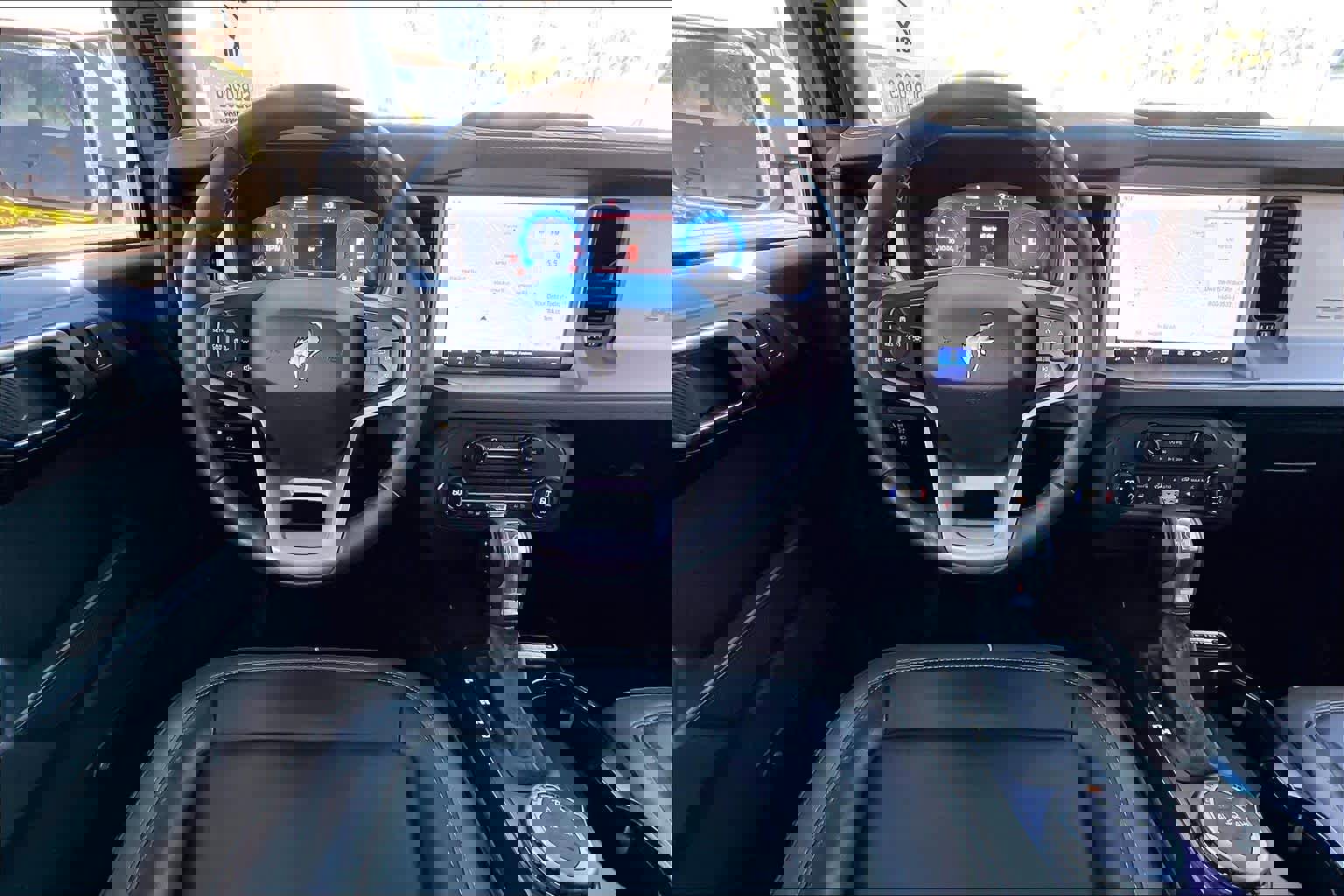 Used 2025 Ford Bronco Outer Banks image 5