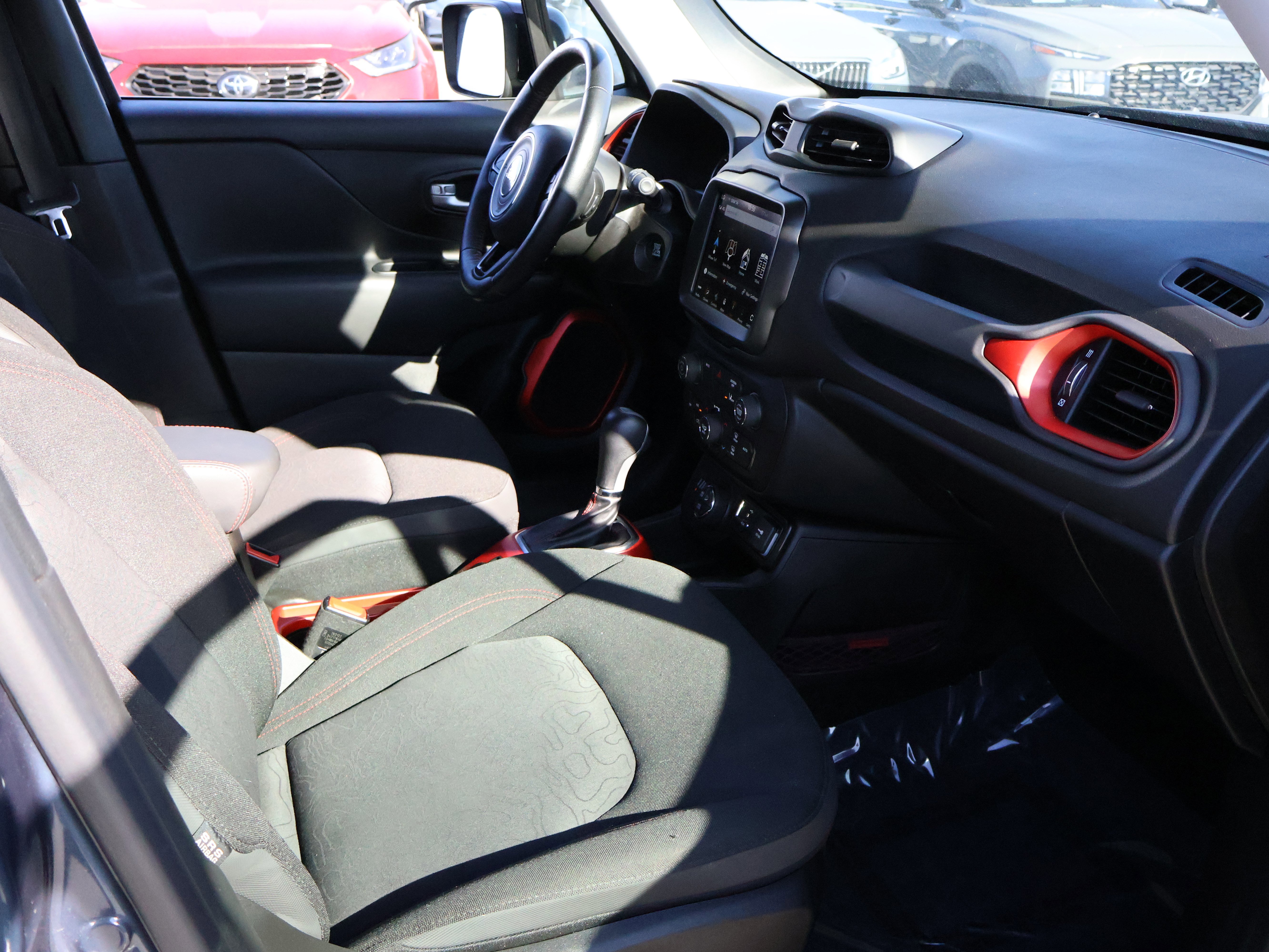 Used 2022 Jeep Renegade Trailhawk image 11