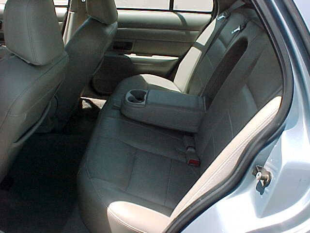 Used 2007 Ford Crown Victoria LX RWD image 20