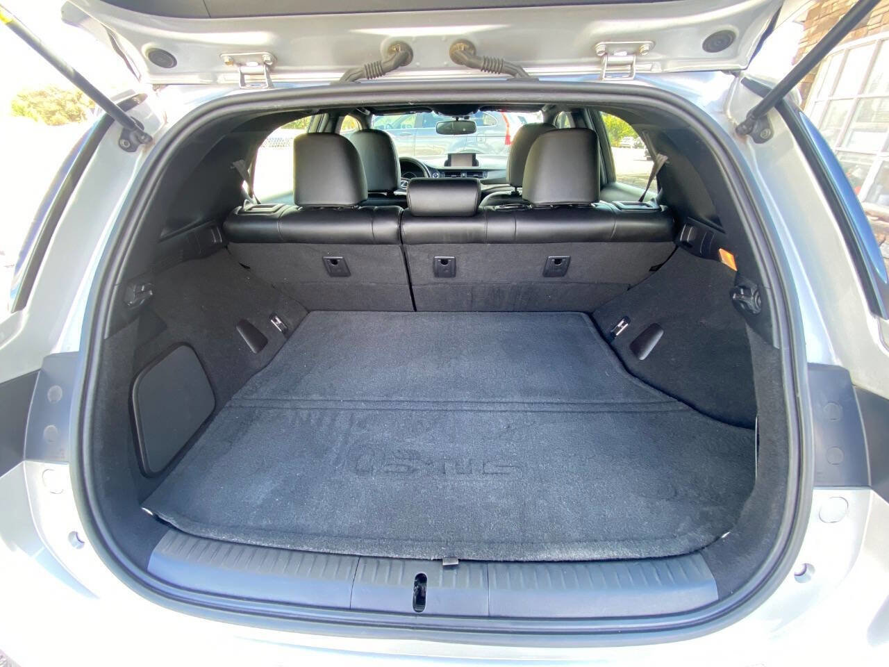 Used 2014 Lexus CT 200h Base 4dr Hatchback image 18