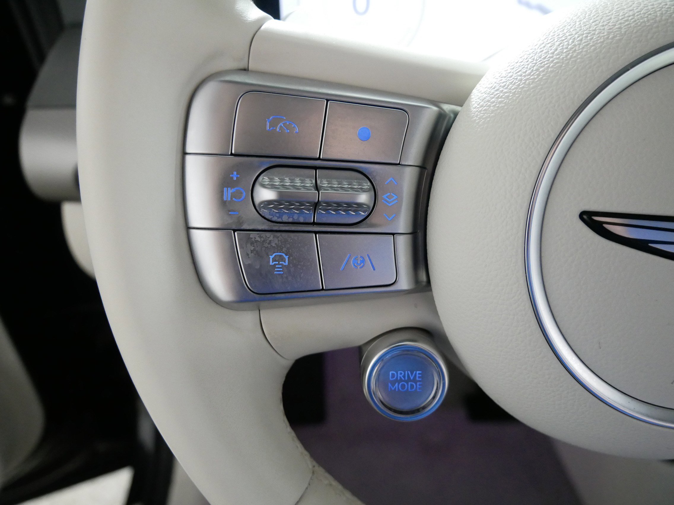Used 2025 Genesis GV60 Advanced image 27