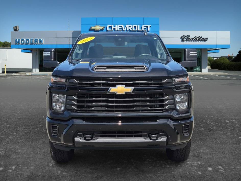 Used 2025 Chevrolet Silverado 2500 Custom AWD/4WD image 8