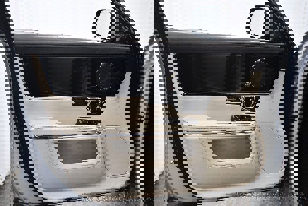 Used 2015 Jaguar XJ image 7