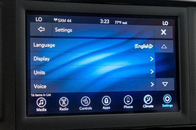 Used 2019 Chrysler Pacifica Touring-L FWD image 32