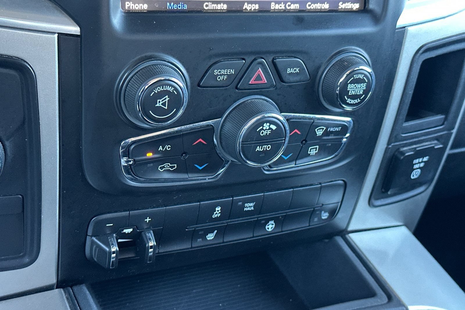 Used 2018 RAM 3500 Big Horn AWD/4WD image 18