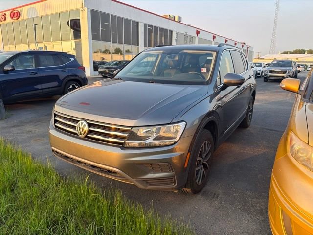 Used 2020 Volkswagen Tiguan SE w/ Panoramic Sunroof Package AWD/4WD image 5