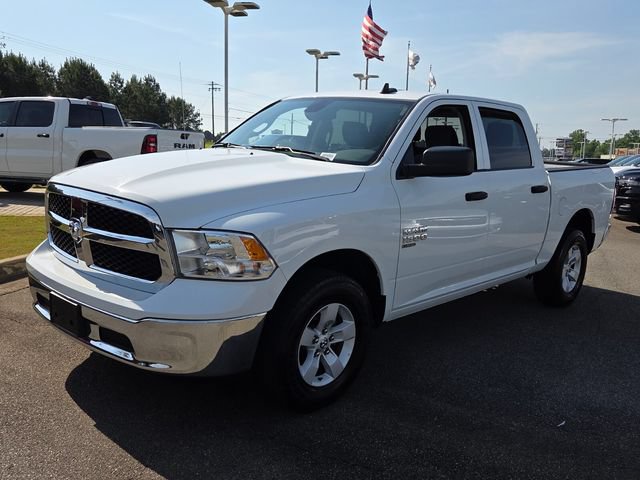 Used 2023 RAM 1500 Classic SLT w/ Electronics Group AWD/4WD image 3