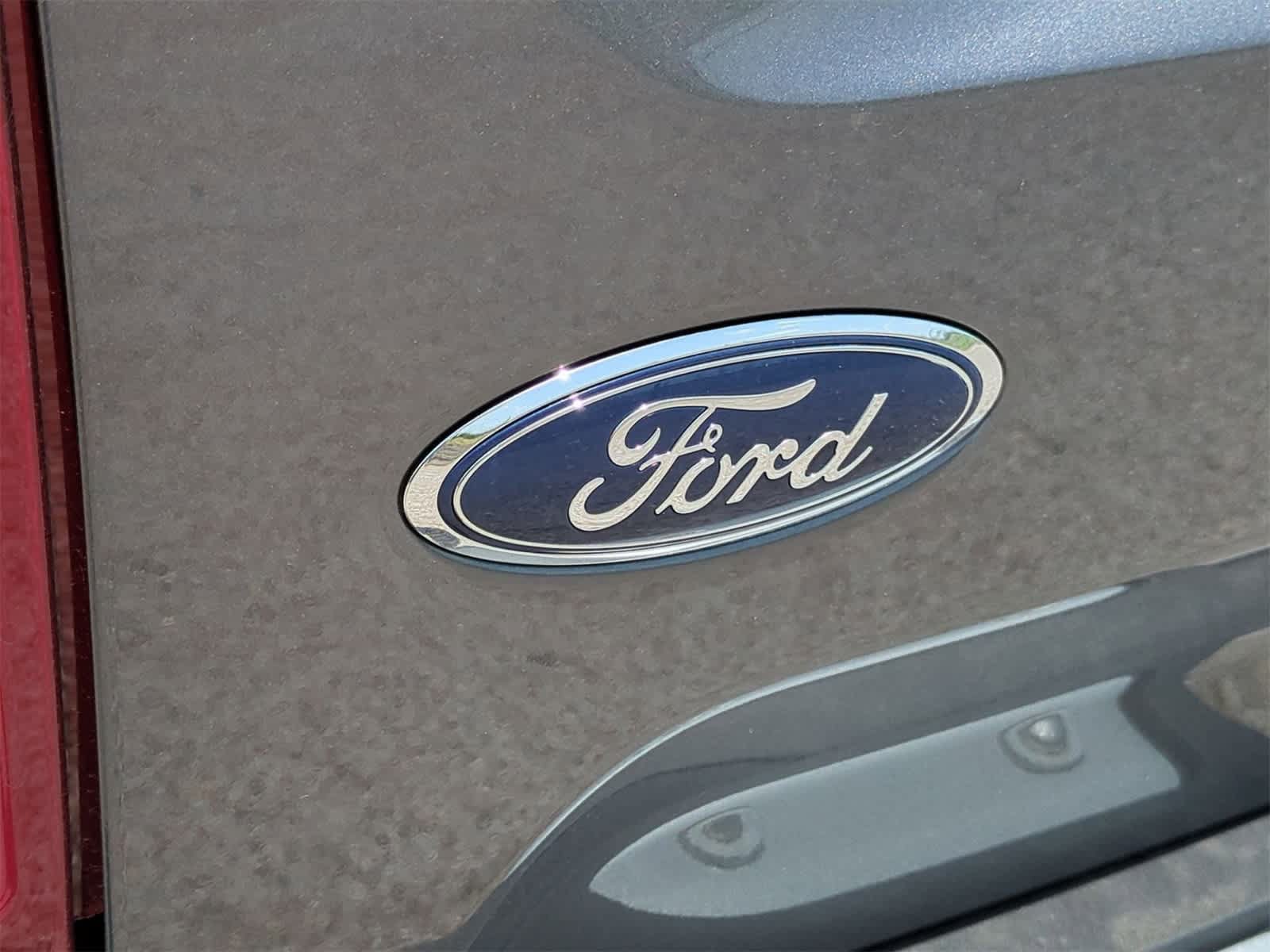 New 2025 Ford Explorer Active RWD image 36