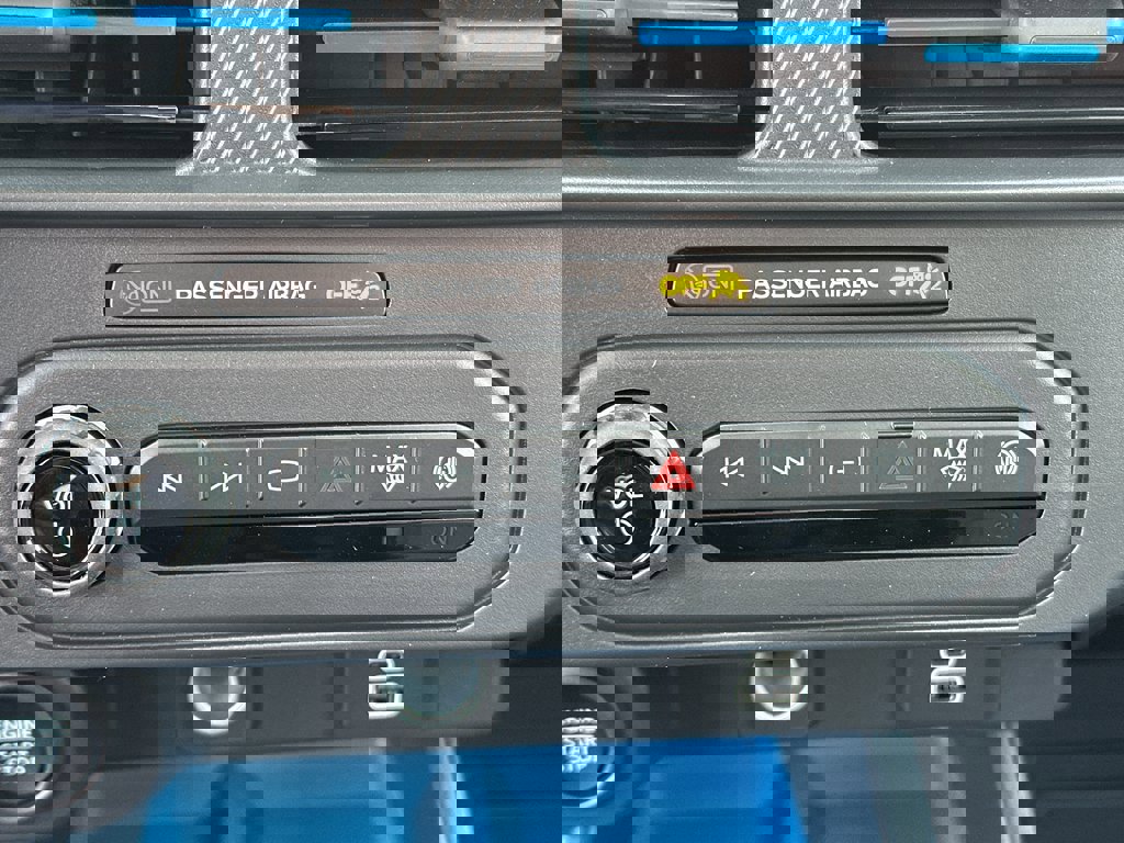 New 2025 Ford Maverick XLT w/ XLT Luxury Package image 25