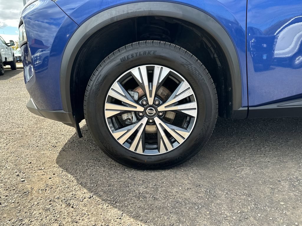 Used 2021 Nissan Rogue SV AWD/4WD image 11