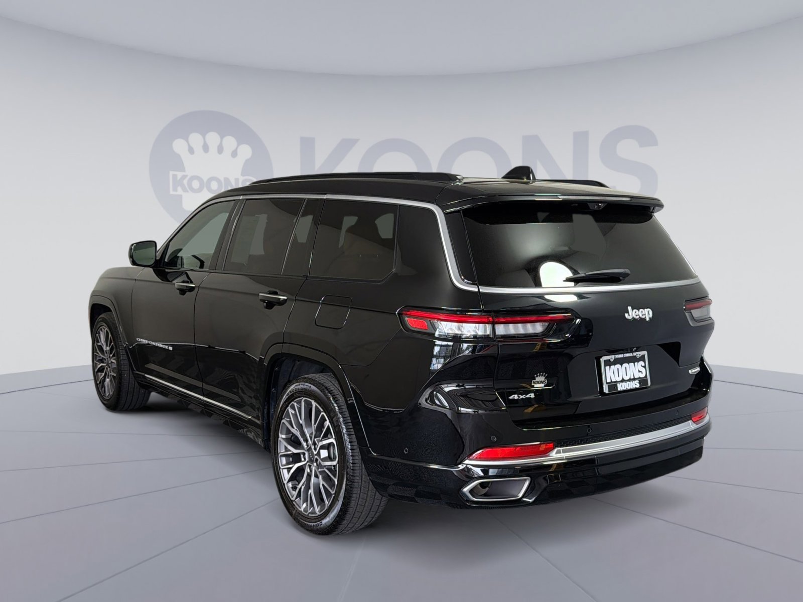 Used 2024 Jeep Grand Cherokee L Summit image 4