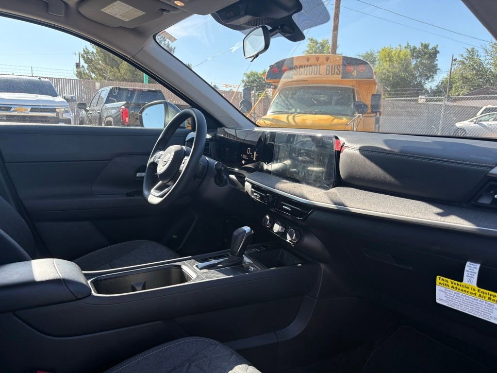 Used 2025 Nissan Kicks SV FWD image 9