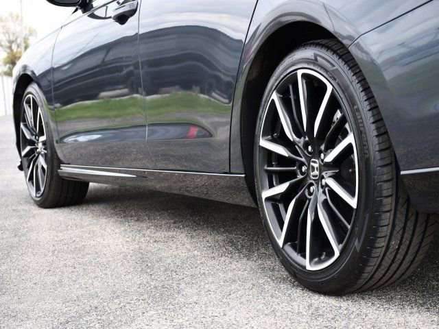 Used 2024 Honda Accord Touring image 9