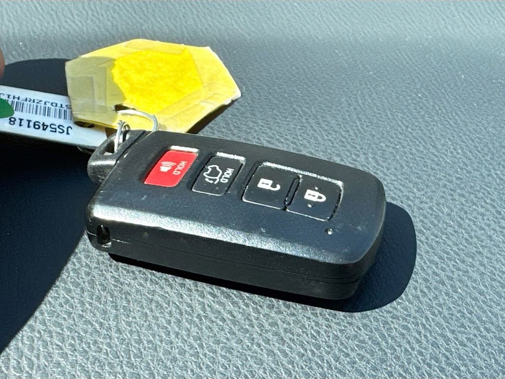 Used 2018 Toyota Highlander XLE AWD/4WD image 33