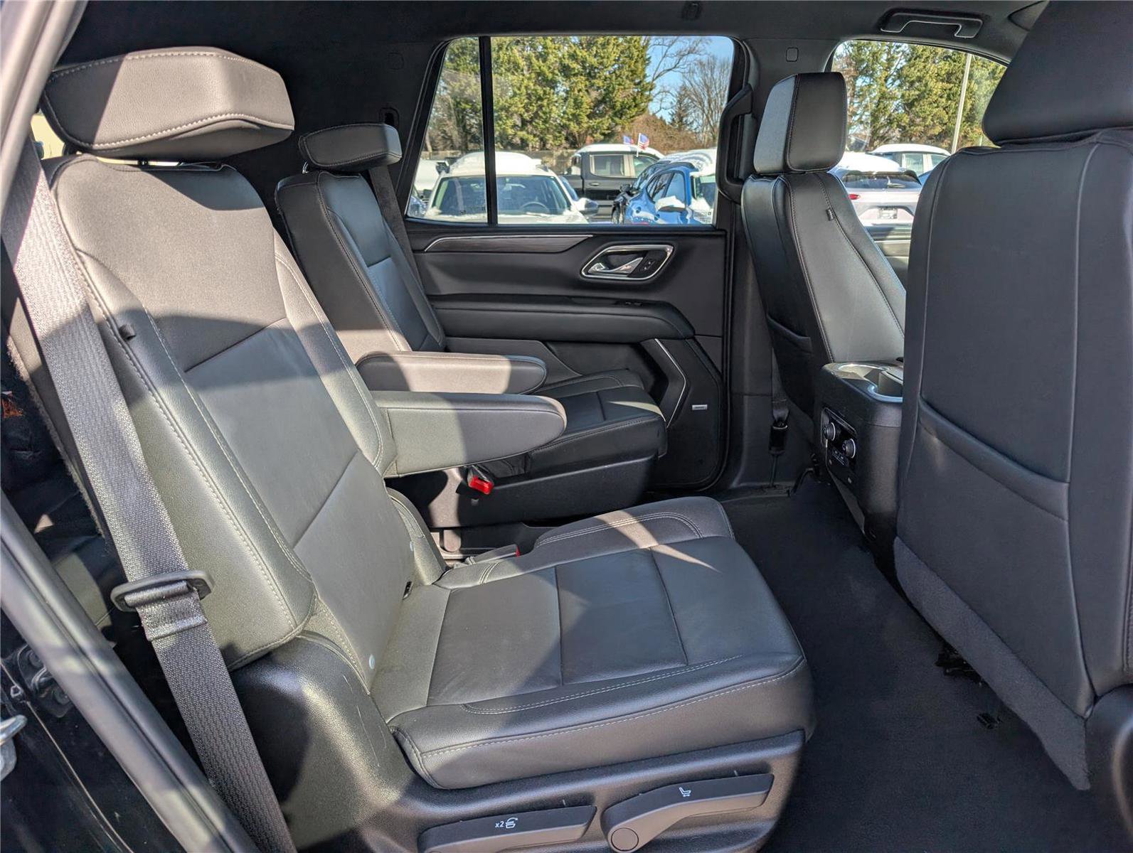 Used 2024 Chevrolet Tahoe LT AWD/4WD image 11