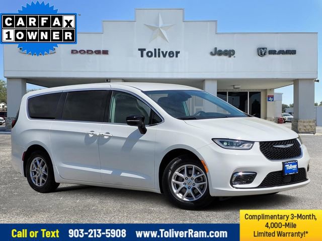Used 2024 Chrysler Pacifica Touring-L image 1
