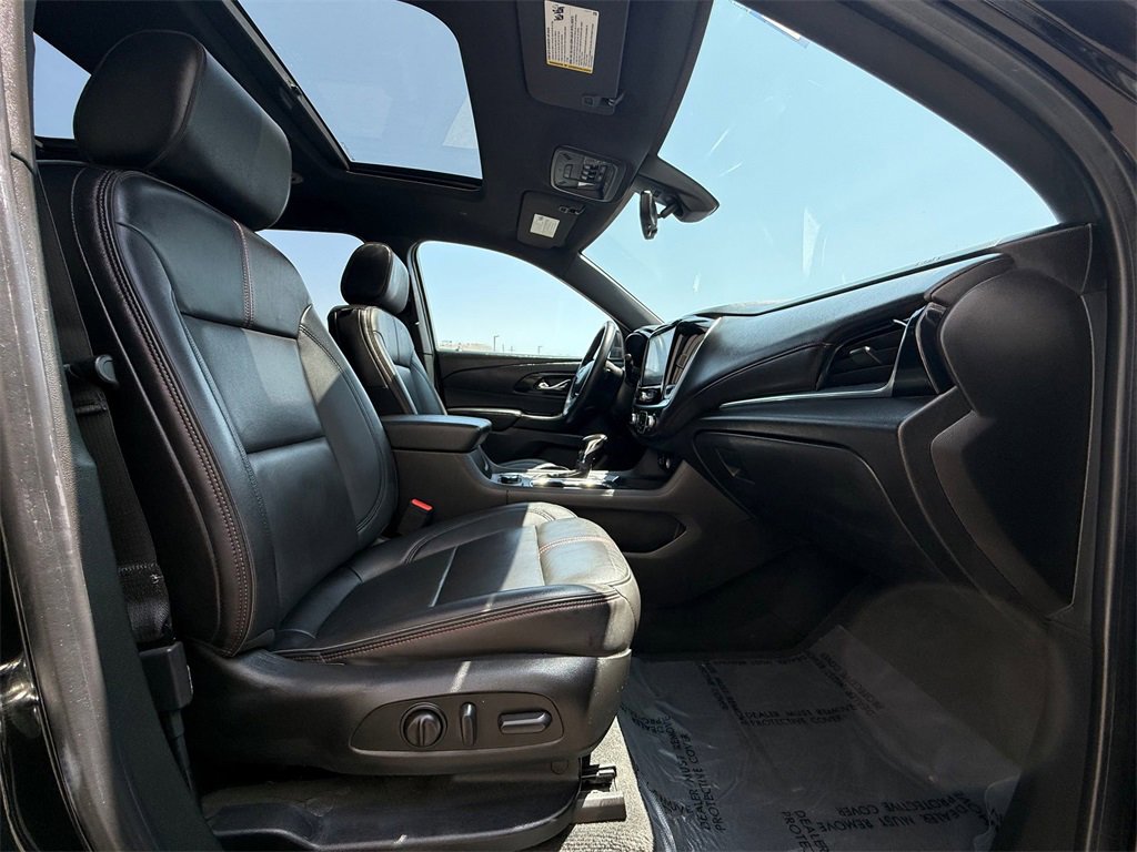 Used 2022 Chevrolet Traverse RS image 33