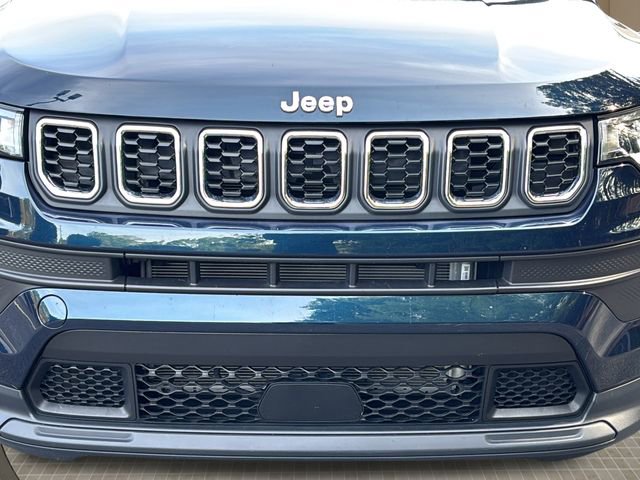 Used 2024 Jeep Compass Sport image 39