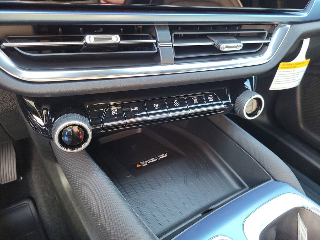 New 2026 Chevrolet Equinox EV LT image 11