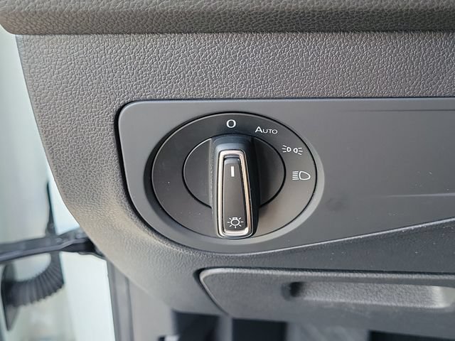 Certified 2024 Volkswagen Tiguan SE FWD image 29