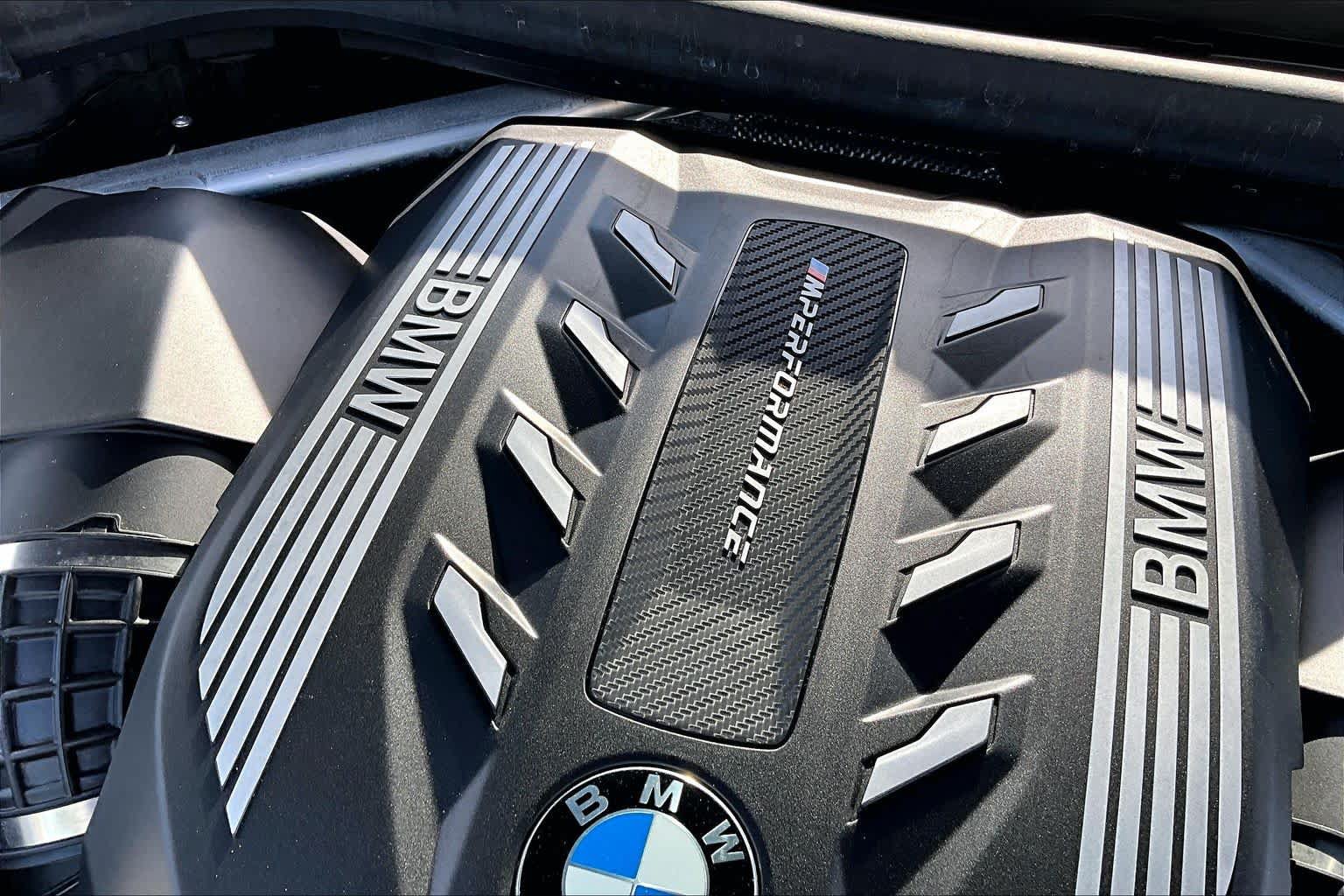 Used 2022 BMW X7 M50i w/ Dynamic Handling Package AWD/4WD image 33
