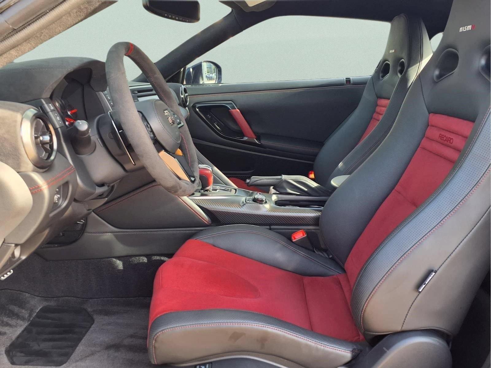 Used 2021 Nissan GT-R NISMO AWD/4WD image 15