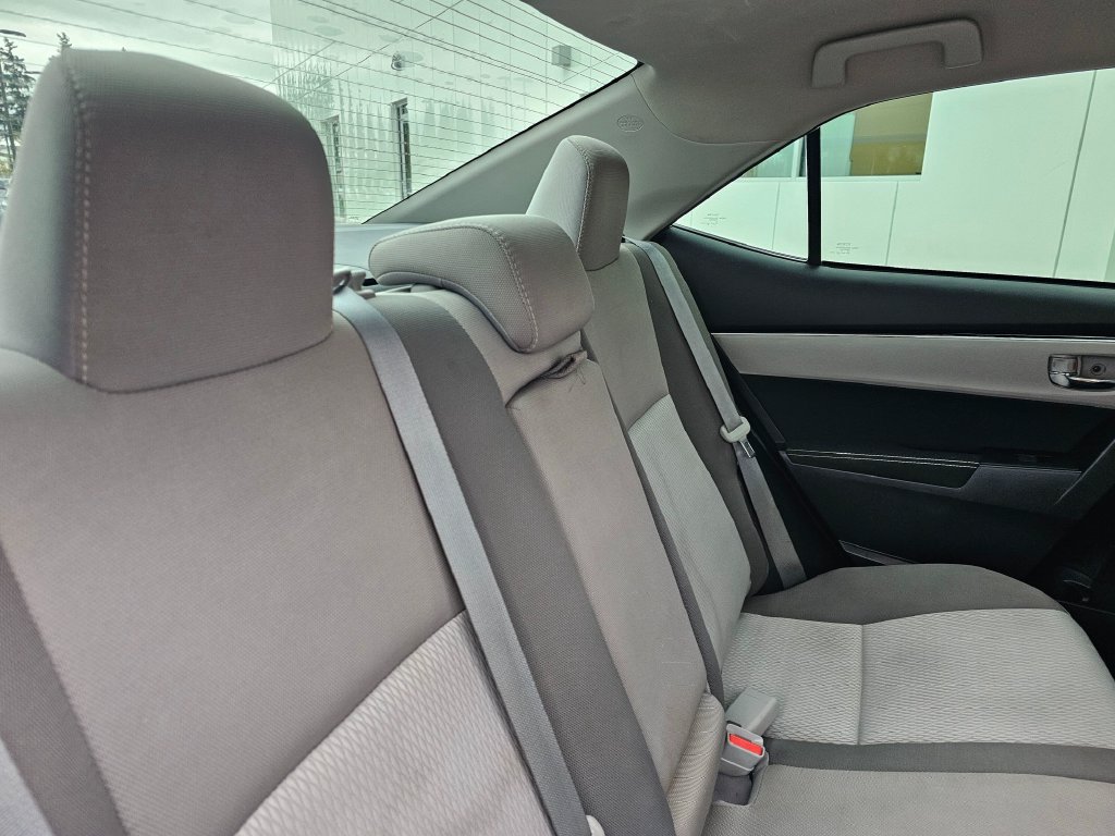 Used 2019 Toyota Corolla LE FWD image 13