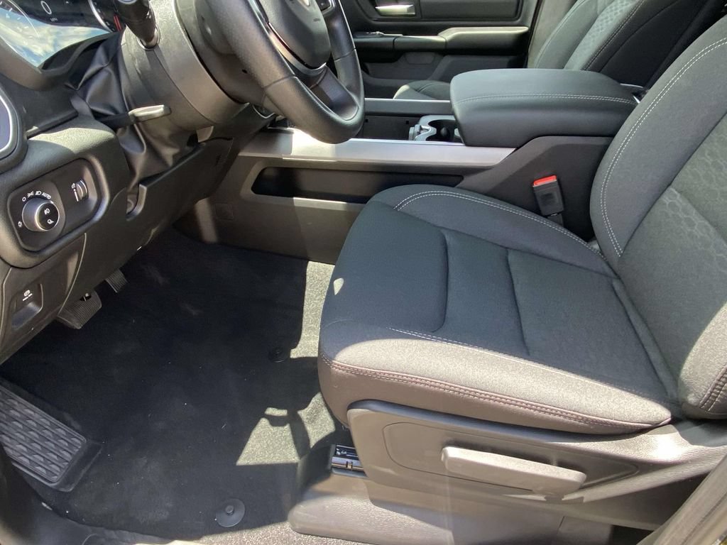 New 2026 RAM 1500 Express AWD/4WD image 40