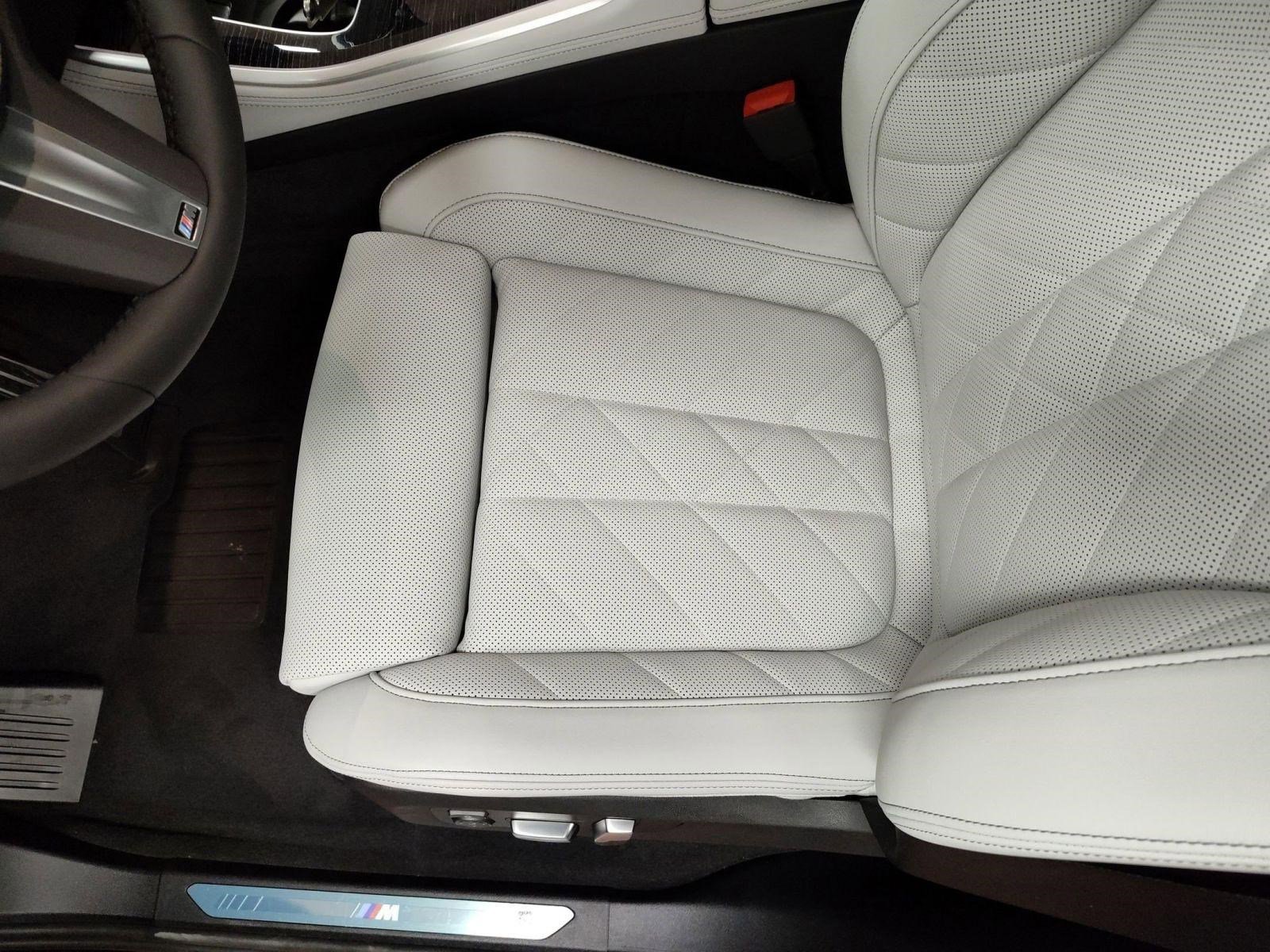 Used 2026 BMW X5 xDrive40i w/ Executive Package image 13