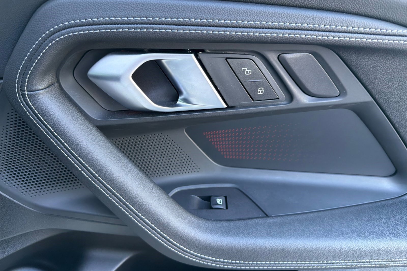 Used 2025 BMW 230i Coupe image 21