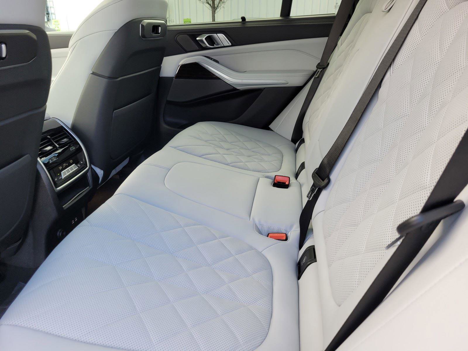 New 2026 BMW X5 xDrive40i w/ M Sport Package AWD/4WD image 13