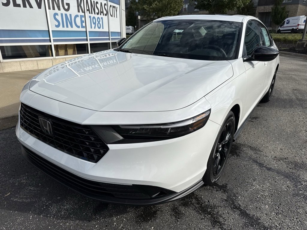 Used 2025 Honda Accord SE image 10