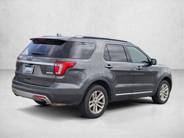 Used 2017 Ford Explorer XLT w/ Equipment Group 202A FWD image 5