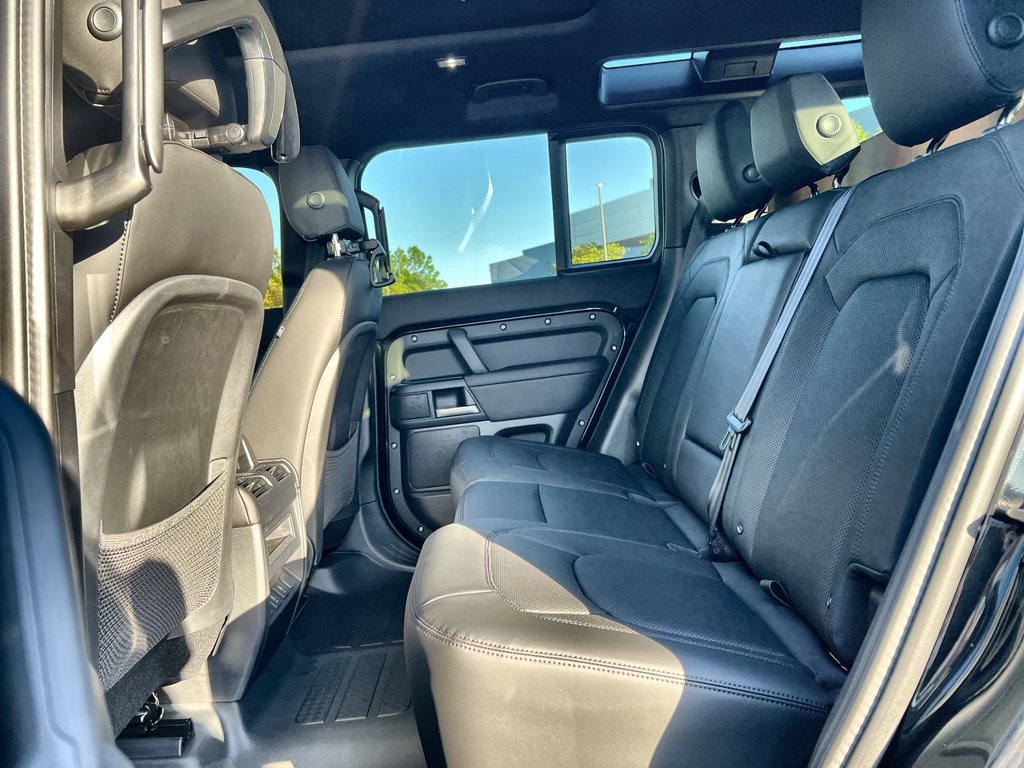 New 2026 Land Rover Defender 110 X-Dynamic SE AWD/4WD image 15