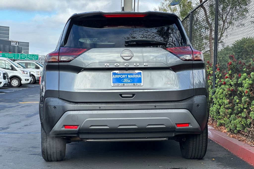 Used 2023 Nissan Rogue S image 7