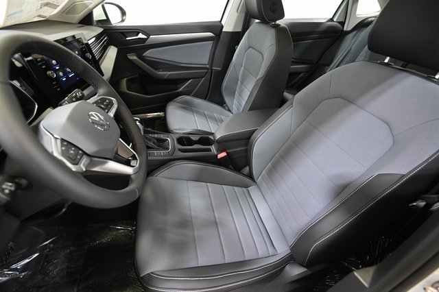 New 2025 Volkswagen Jetta SE image 7