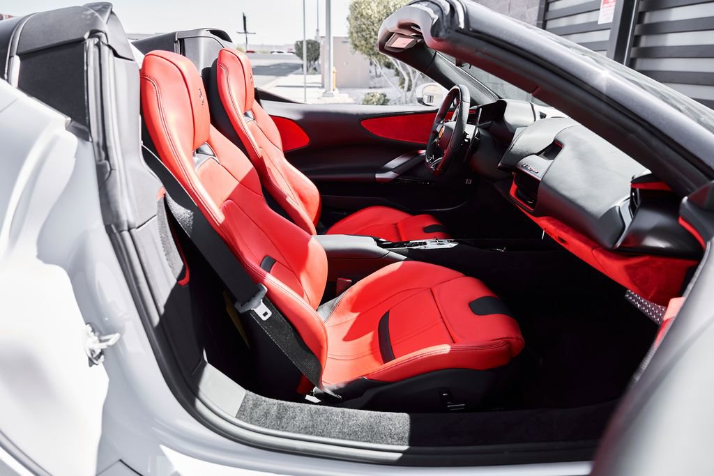 Used 2024 Ferrari SF90 Spider image 33