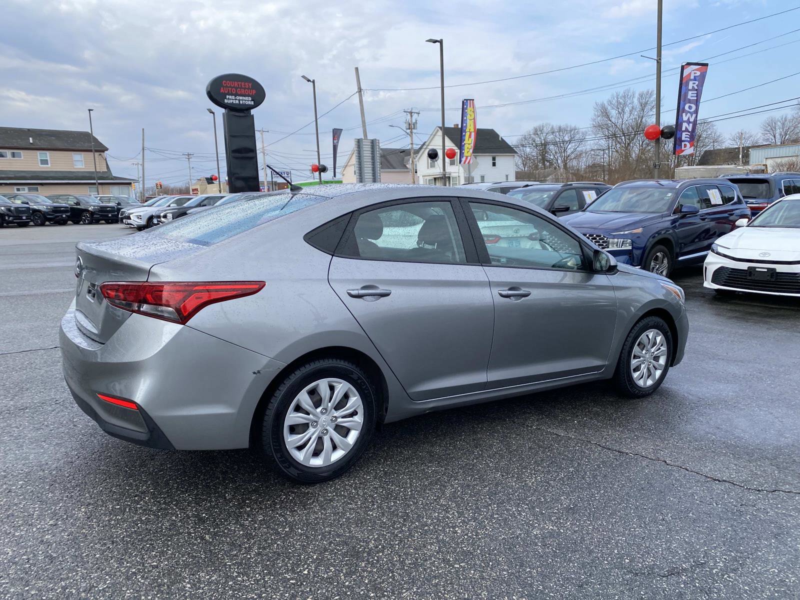 Used 2021 Hyundai Accent SE image 4