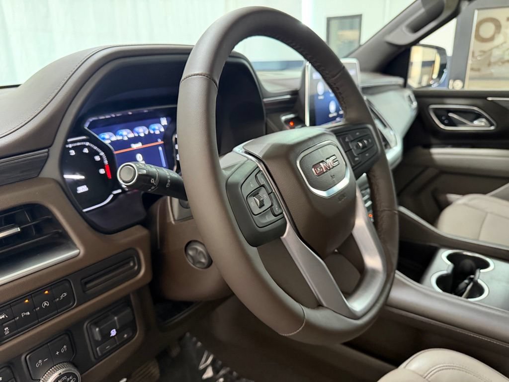 Used 2021 GMC Yukon SLT w/ SLT Luxury Plus Package AWD/4WD image 17