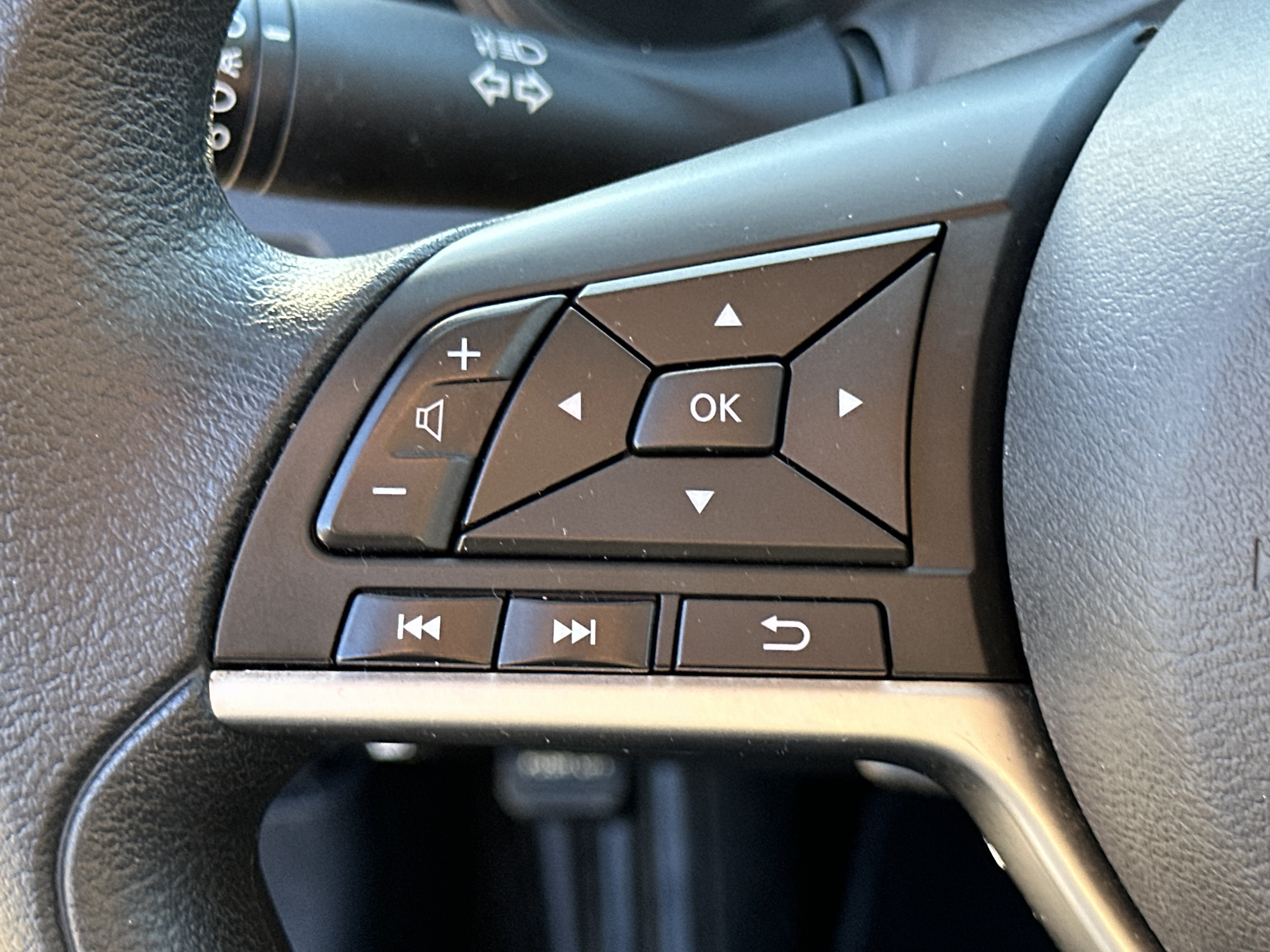 Used 2024 Nissan Altima 2.5 SV FWD image 24