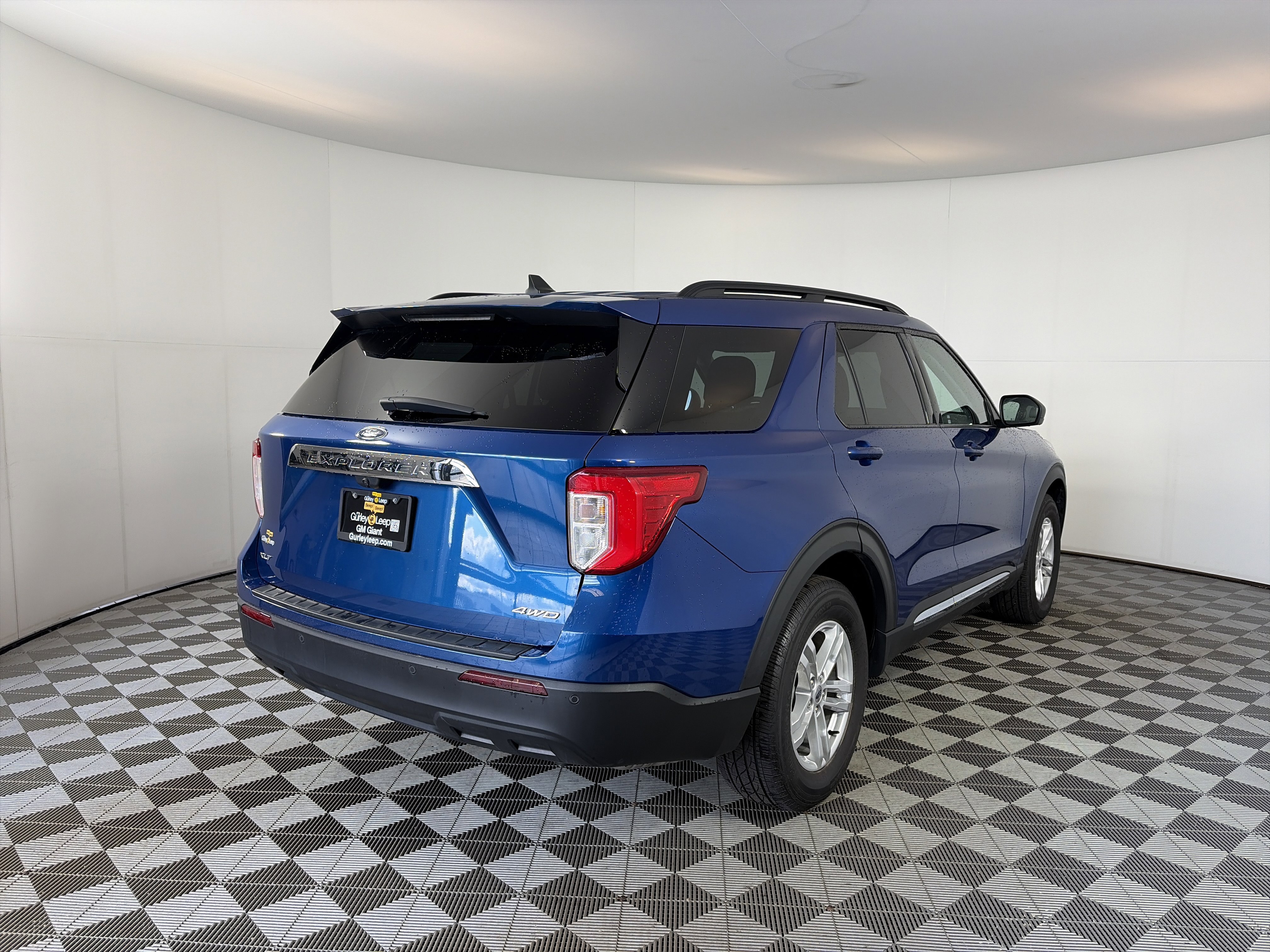 Used 2021 Ford Explorer XLT image 8