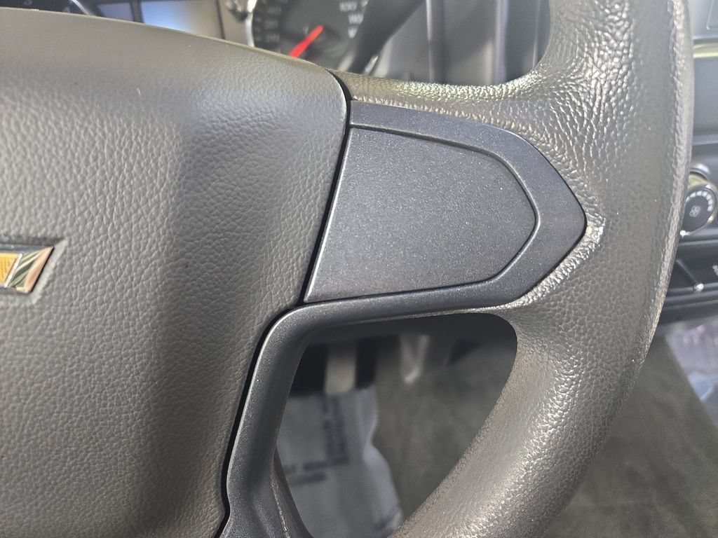 Used 2018 Chevrolet Silverado 1500 Custom w/ Custom Value Package AWD/4WD image 22