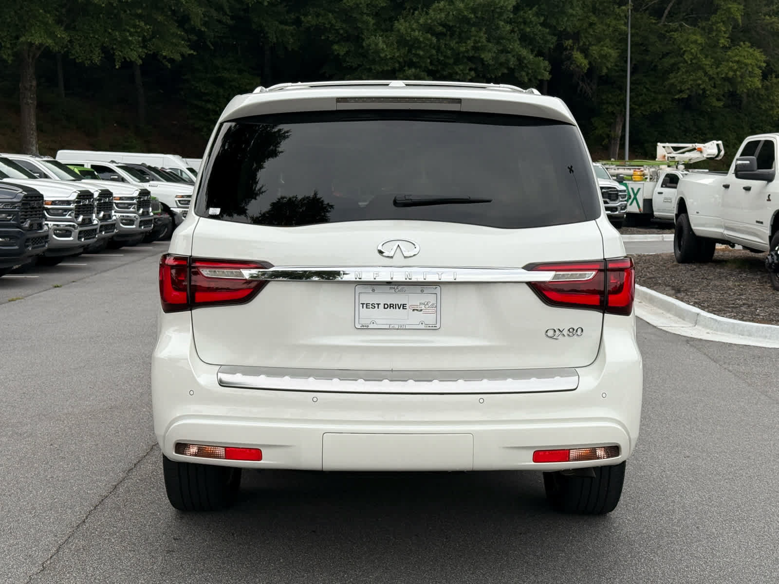 Used 2019 INFINITI QX80 Luxe w/ Proactive Package AWD/4WD image 4