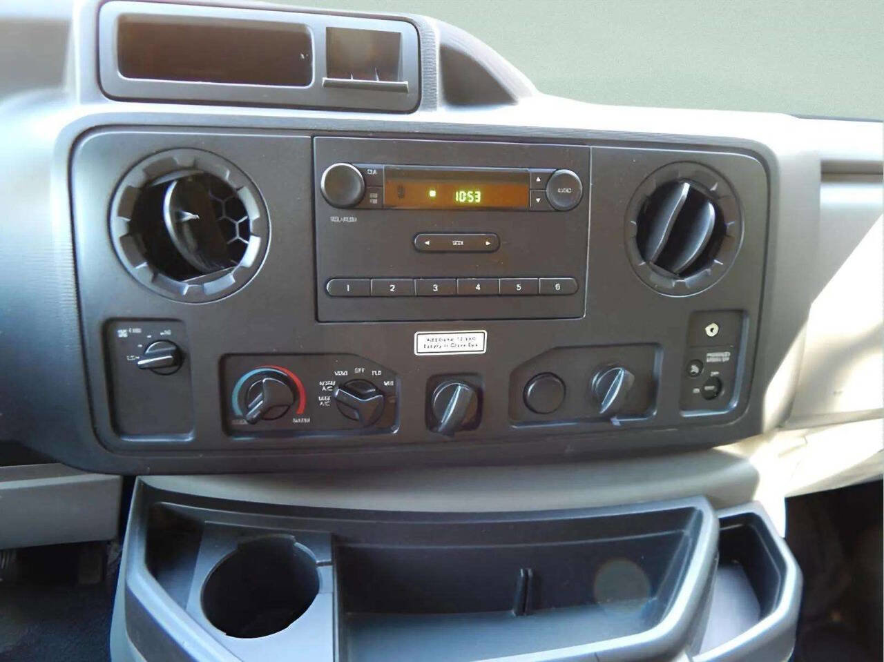 Used 2019 Ford E-350 and Econoline 350 Super Duty image 18