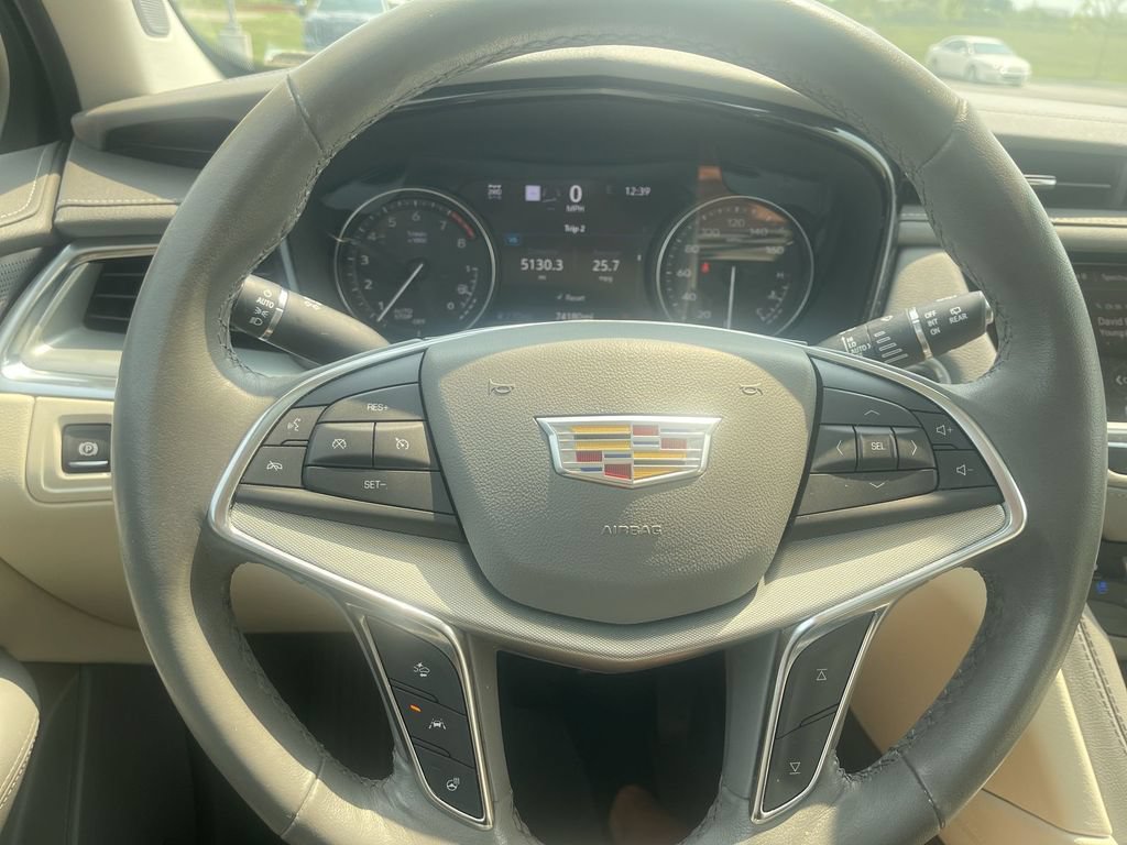 Used 2023 Cadillac XT5 Premium Luxury w/ Technology Package AWD/4WD image 11